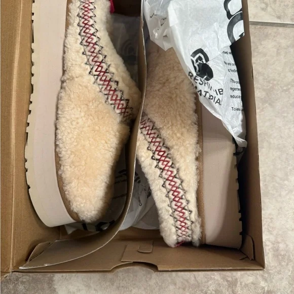 BNIB UGG Tazz Braid - Picture 9 of 11